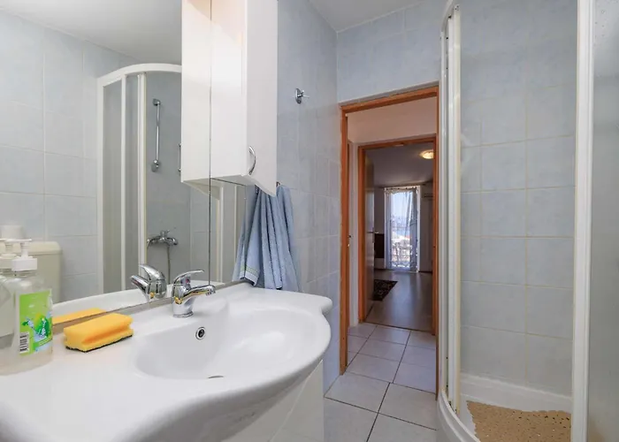 Kata Apartman *