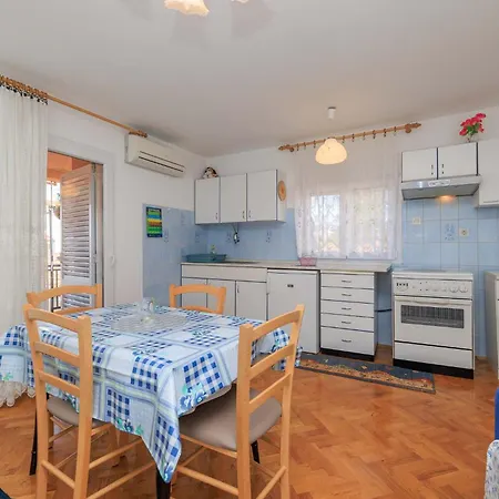 Kata Apartment